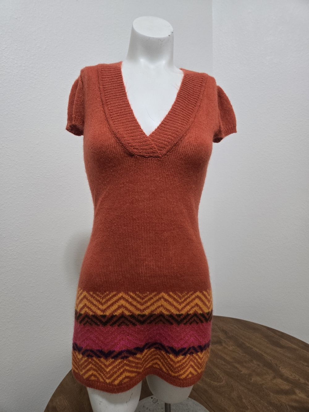 Charlotte Russe Rust V-Neck Short Sleeve Sweater Dress with Chevron Trim